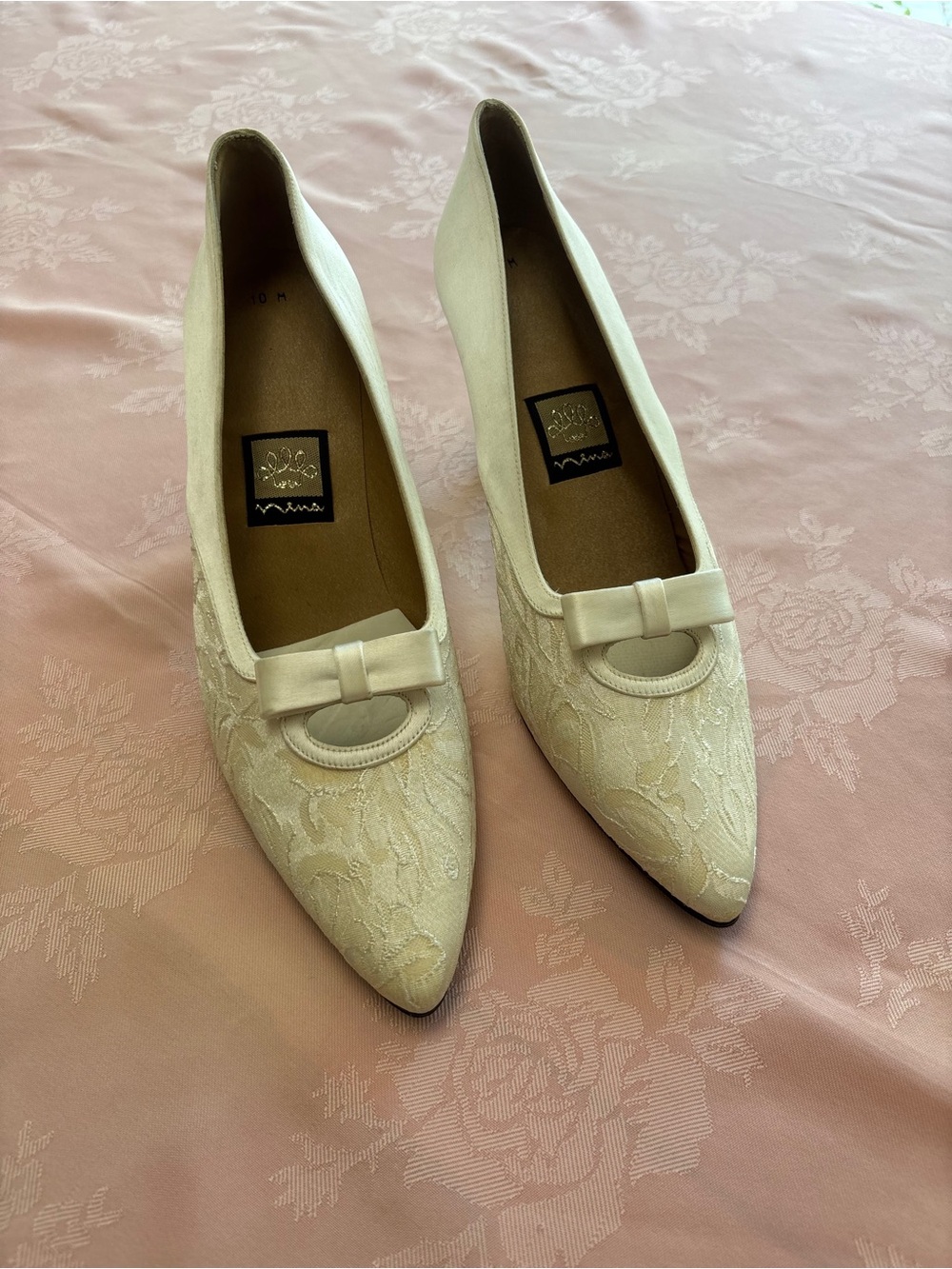 VINTAGE Nina Ivory Lace Pointed-Toe Pumps with Bow Accent Bridal